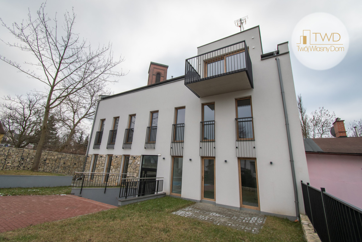 DWUPOZIOMOWE STUDIO W CZELADZI